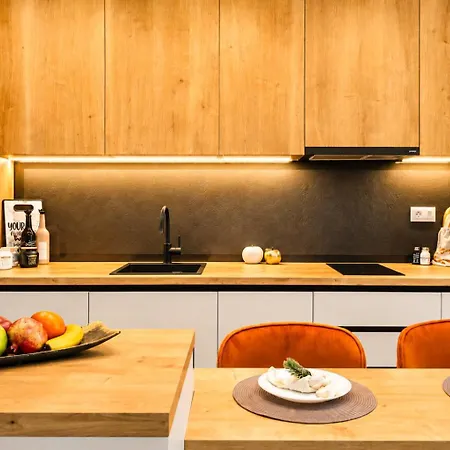 The Up - Private Apartment